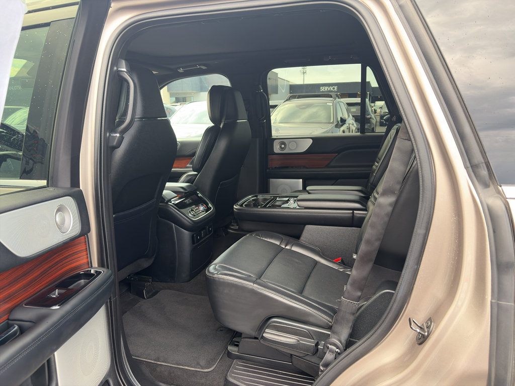 Used 2019 Lincoln Navigator Reserve AWD/4WD image 13