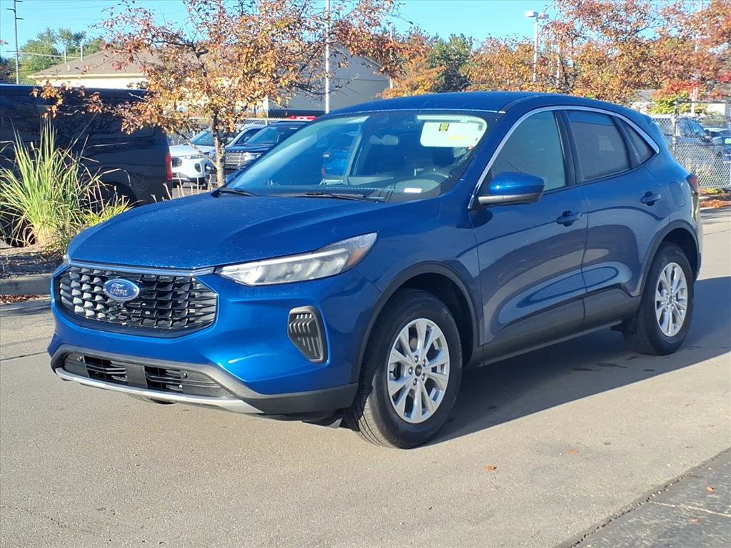 Certified 2023 Ford Escape Active w/ Tech Pack #2 image 3