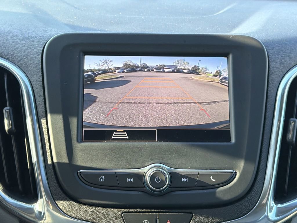 Used 2022 Chevrolet Equinox LS image 27