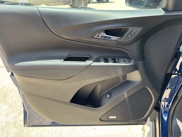 Used 2023 Chevrolet Equinox RS w/ RS Leather Package AWD/4WD image 23