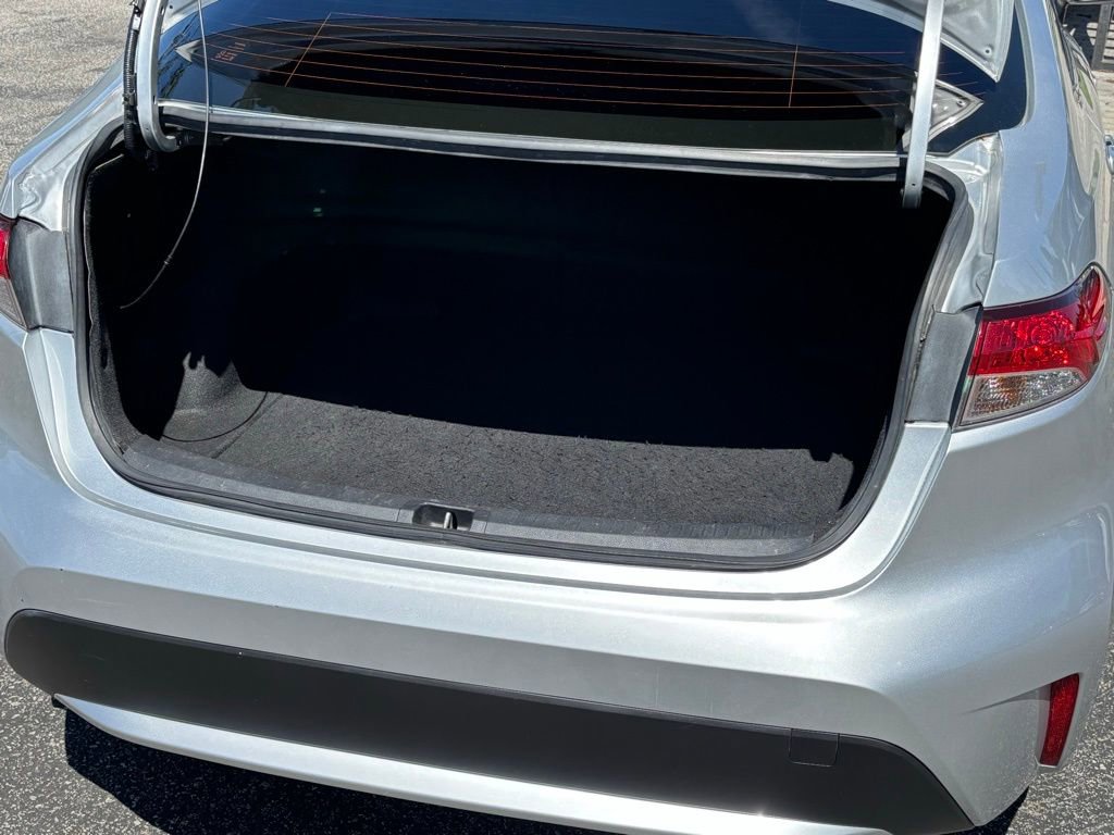 Used 2020 Toyota Corolla LE image 24