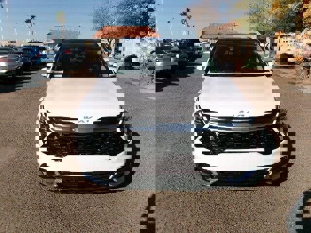 Used 2025 Kia Sportage SX image 4
