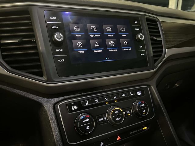 Used 2021 Volkswagen Atlas SE w/ Towing Package image 18
