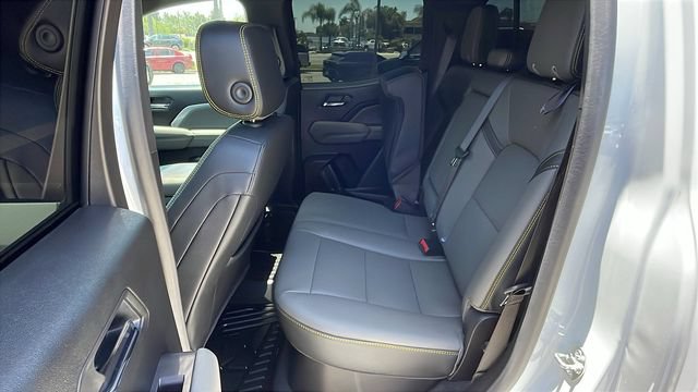 Used 2025 Chevrolet Colorado ZR2 w/ Technology Package AWD/4WD image 14