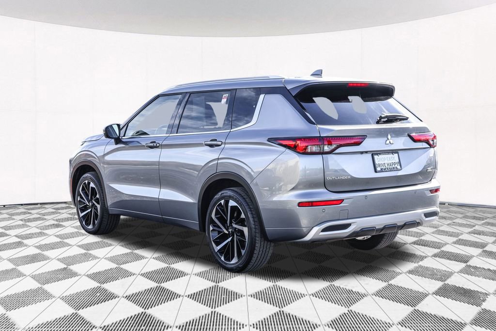 Used 2022 Mitsubishi Outlander SEL image 12