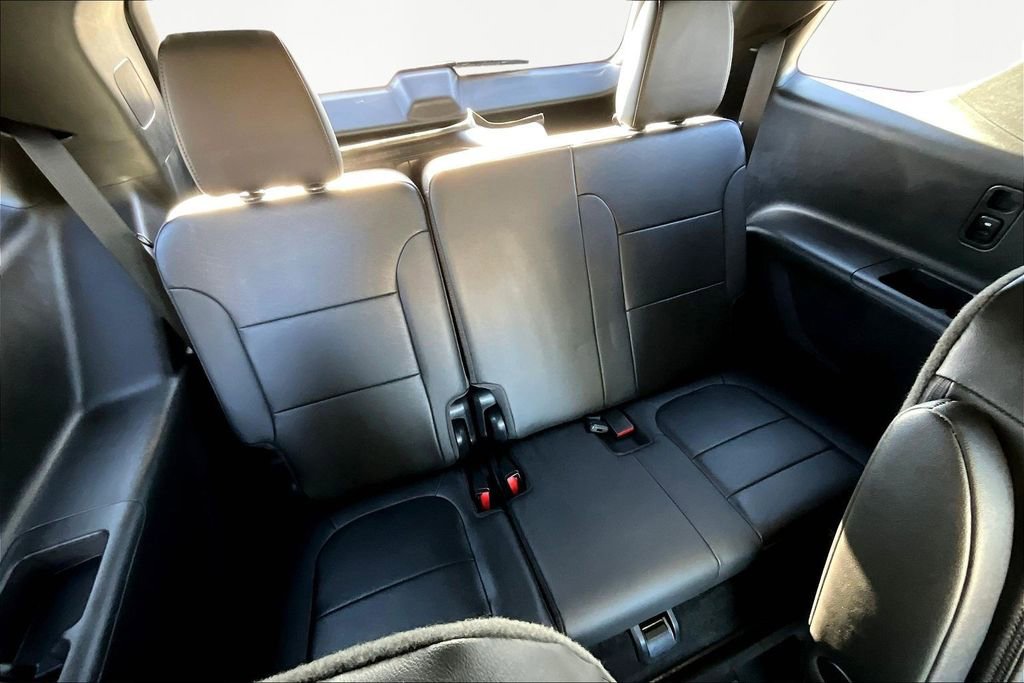 Used 2023 Chevrolet Traverse High Country w/ LPO, Floor Liner Package image 30