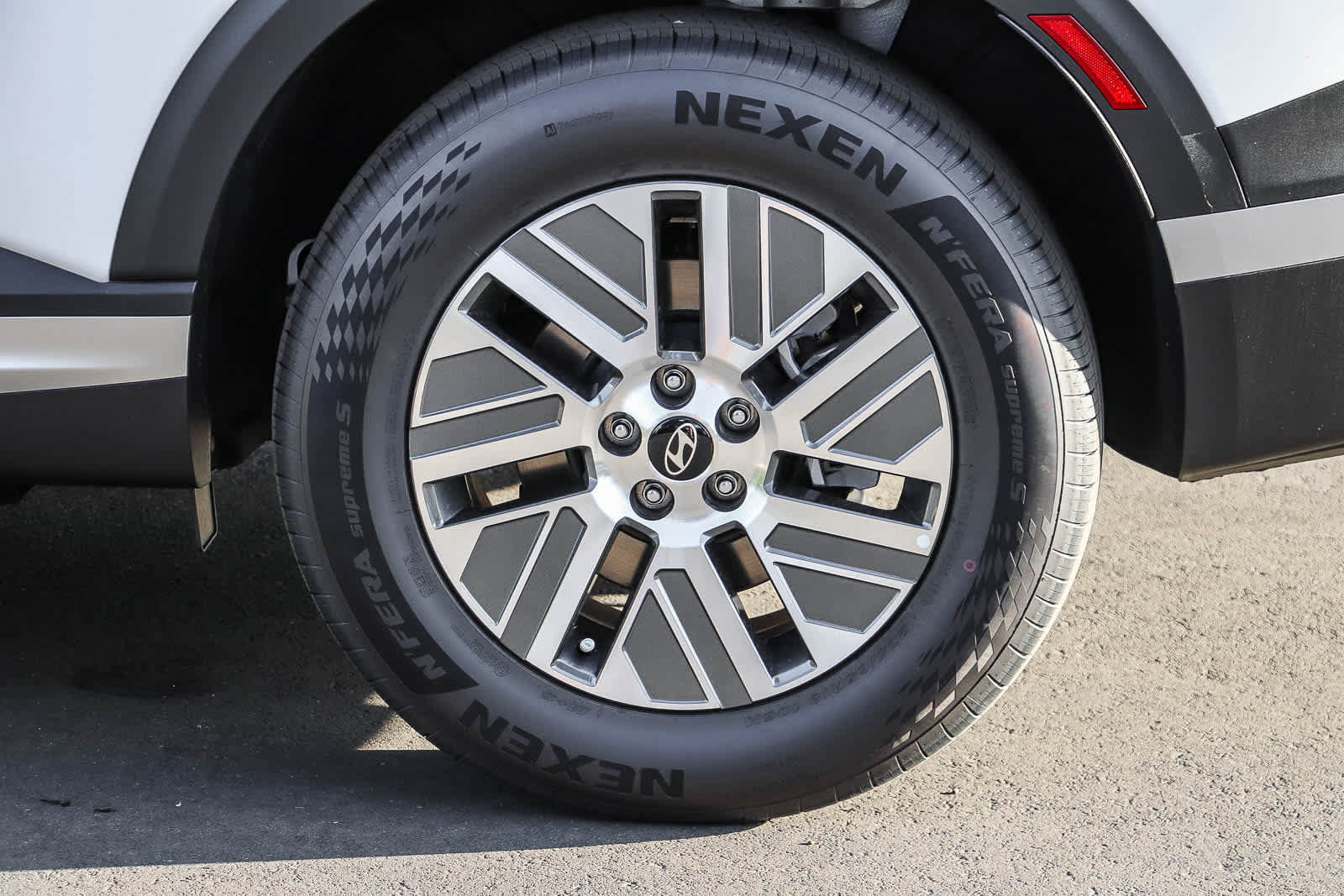 New 2026 Hyundai Palisade SEL Premium w/ Tow & Go Package FWD image 12