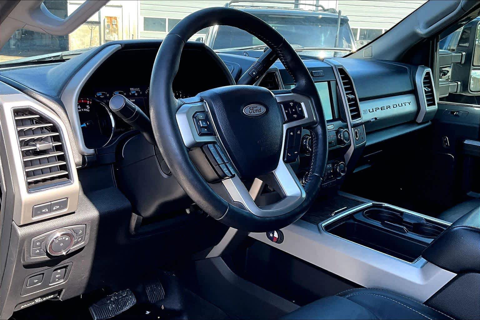 Used 2019 Ford F250 Lariat w/ Lariat Ultimate Package AWD/4WD image 21