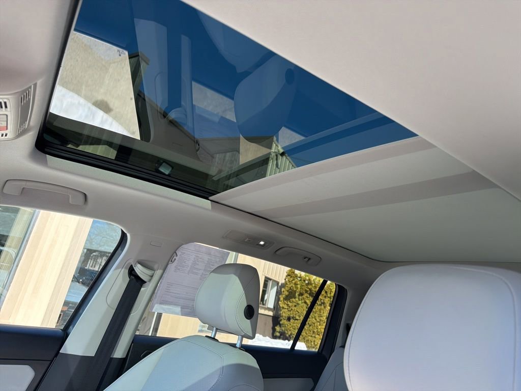 Used 2021 Volkswagen Tiguan SE w/ Panoramic Sunroof Package AWD/4WD image 12