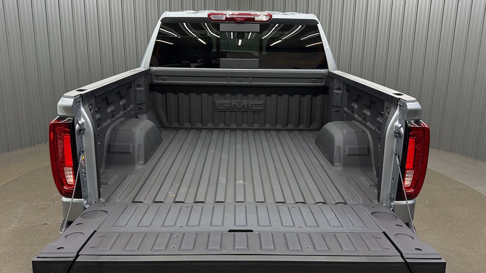 Used 2026 GMC Sierra 1500 AT4 w/ AT4 Premium Package AWD/4WD image 17