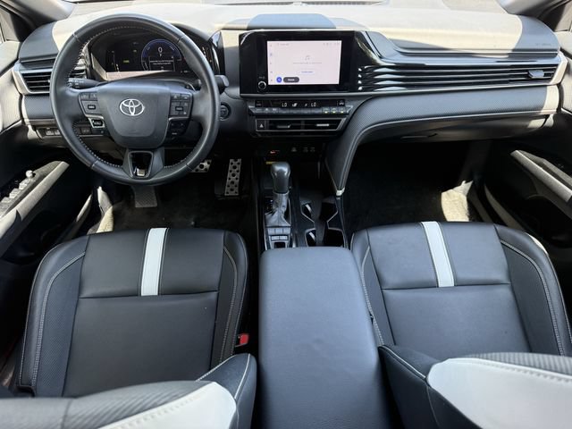 Used 2025 Toyota Camry SE FWD image 11