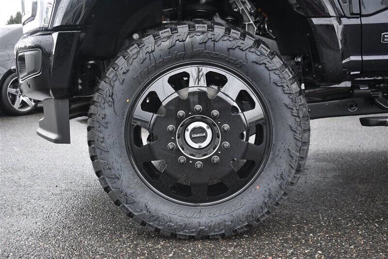 Used 2025 Ford F450 Platinum w/ Camper Package image 10