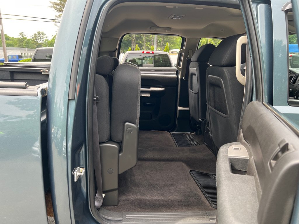Used 2013 Chevrolet Silverado 2500 LT w/ Interior Plus Package AWD/4WD image 16