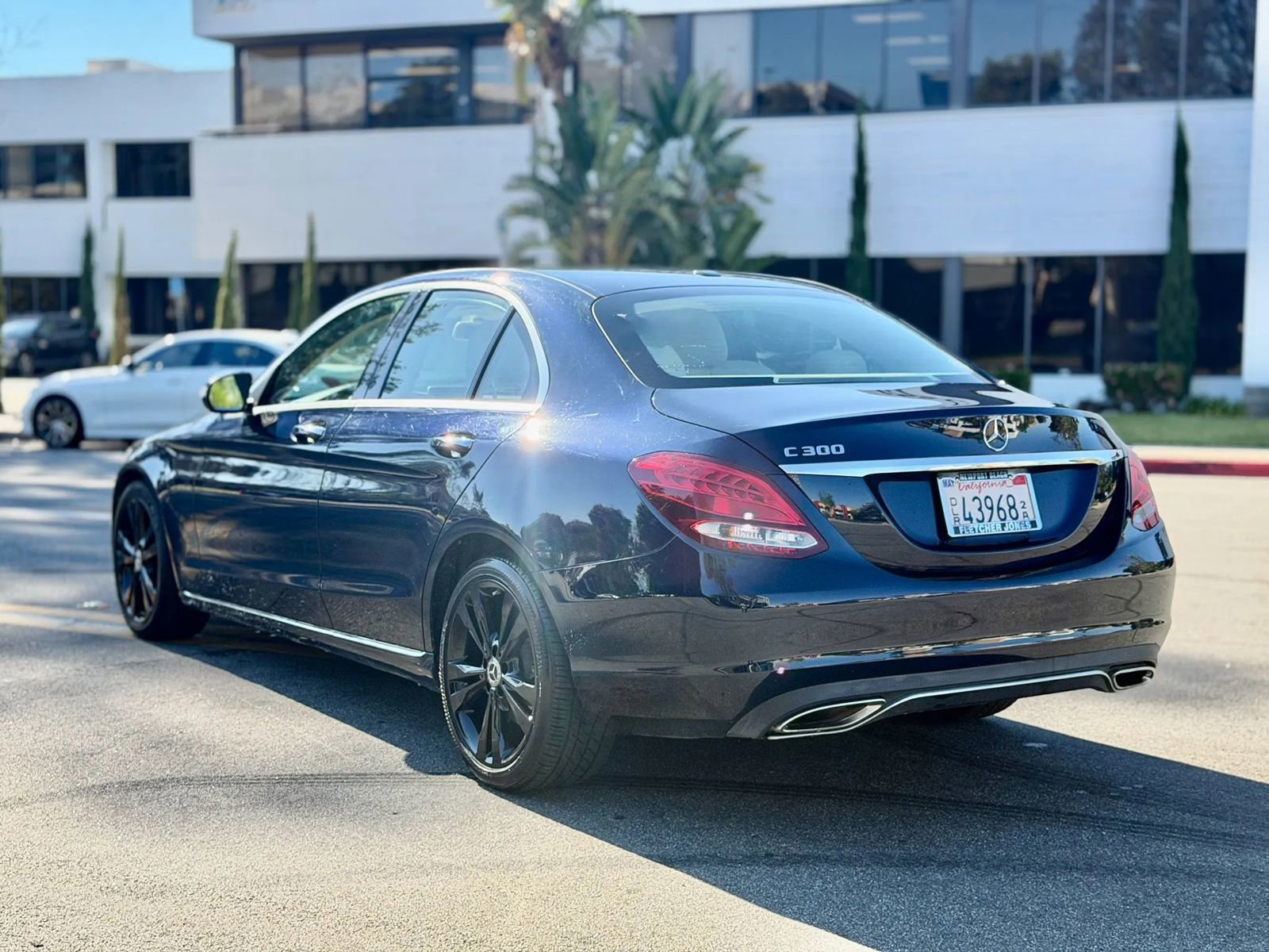 Used 2018 Mercedes-Benz C 300 Sedan w/ Premium Package image 15