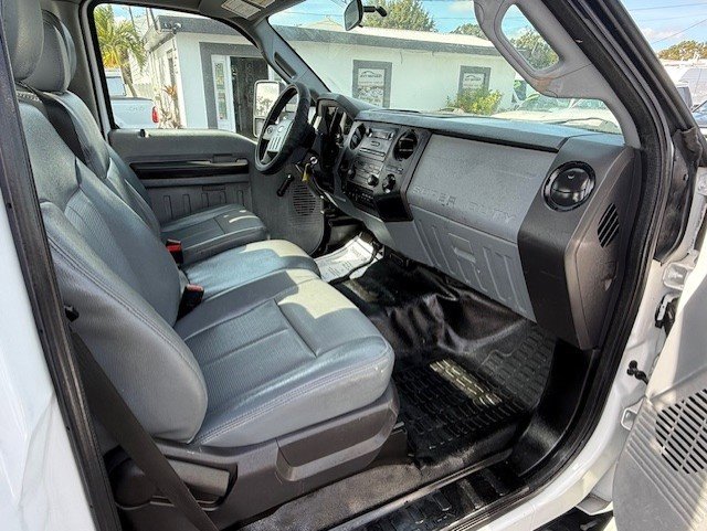 Used 2015 Ford F550 4x4 Regular Cab Super Duty image 16