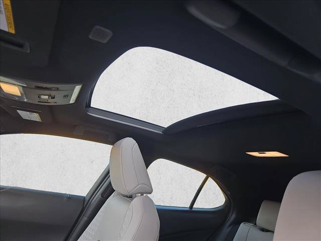 Used 2022 Lexus UX 200 w/ Premium Package FWD image 16