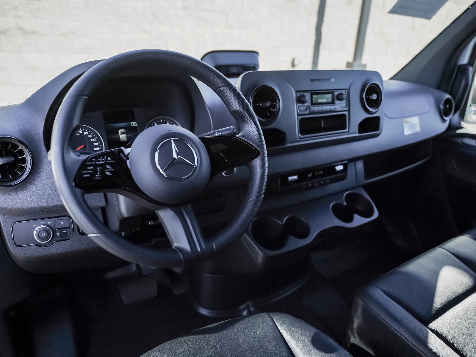 Used 2025 Mercedes-Benz Sprinter 2500 image 14