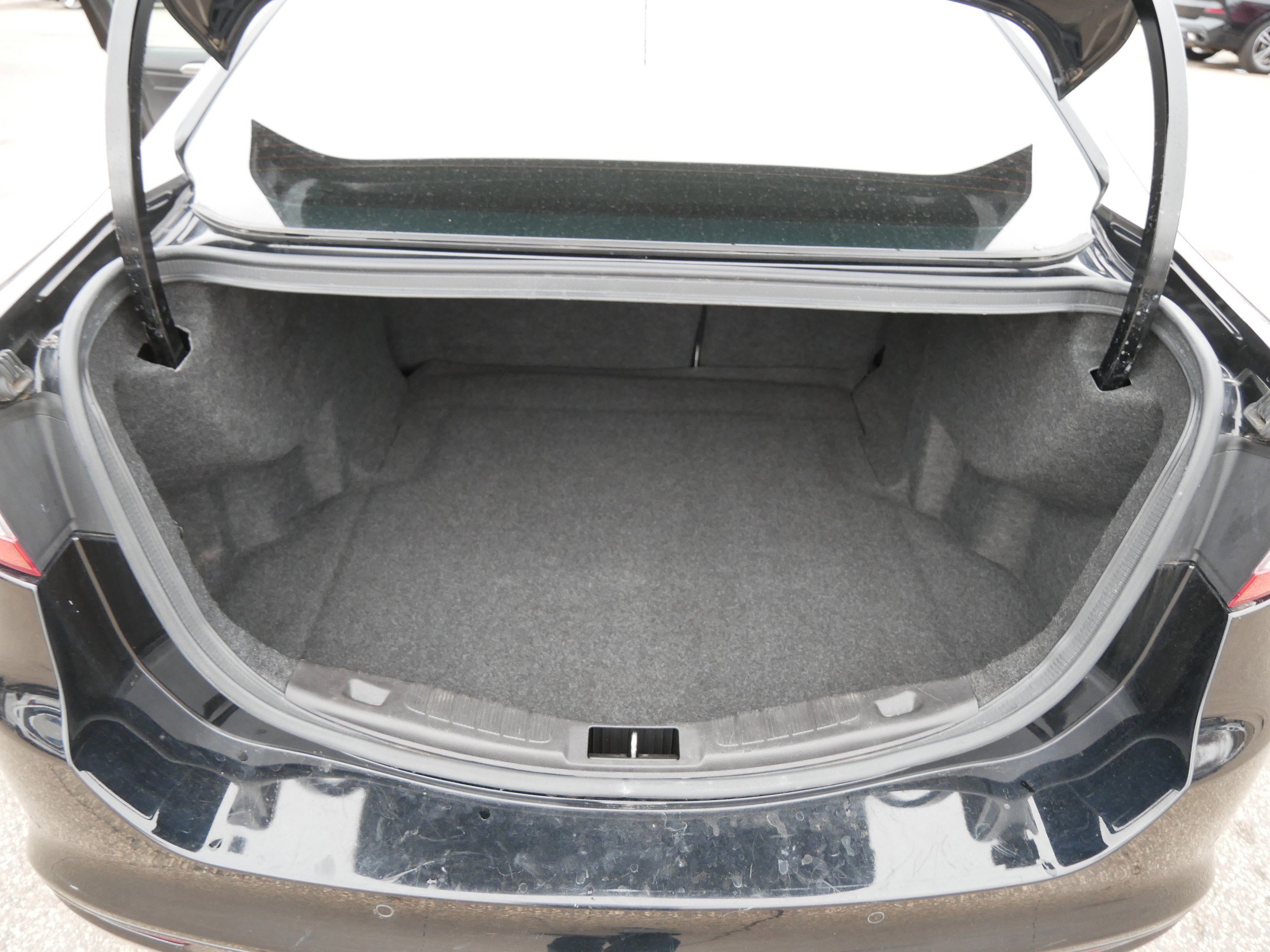 Used 2016 Ford Fusion SE w/ Equipment Group 202A image 18