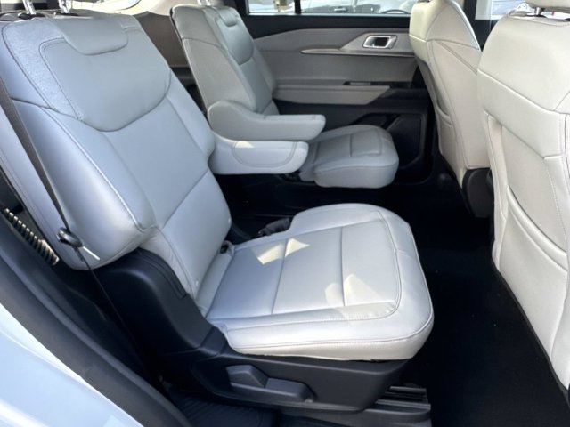 New 2026 Ford Explorer Active w/ Active Comfort Package RWD image 12