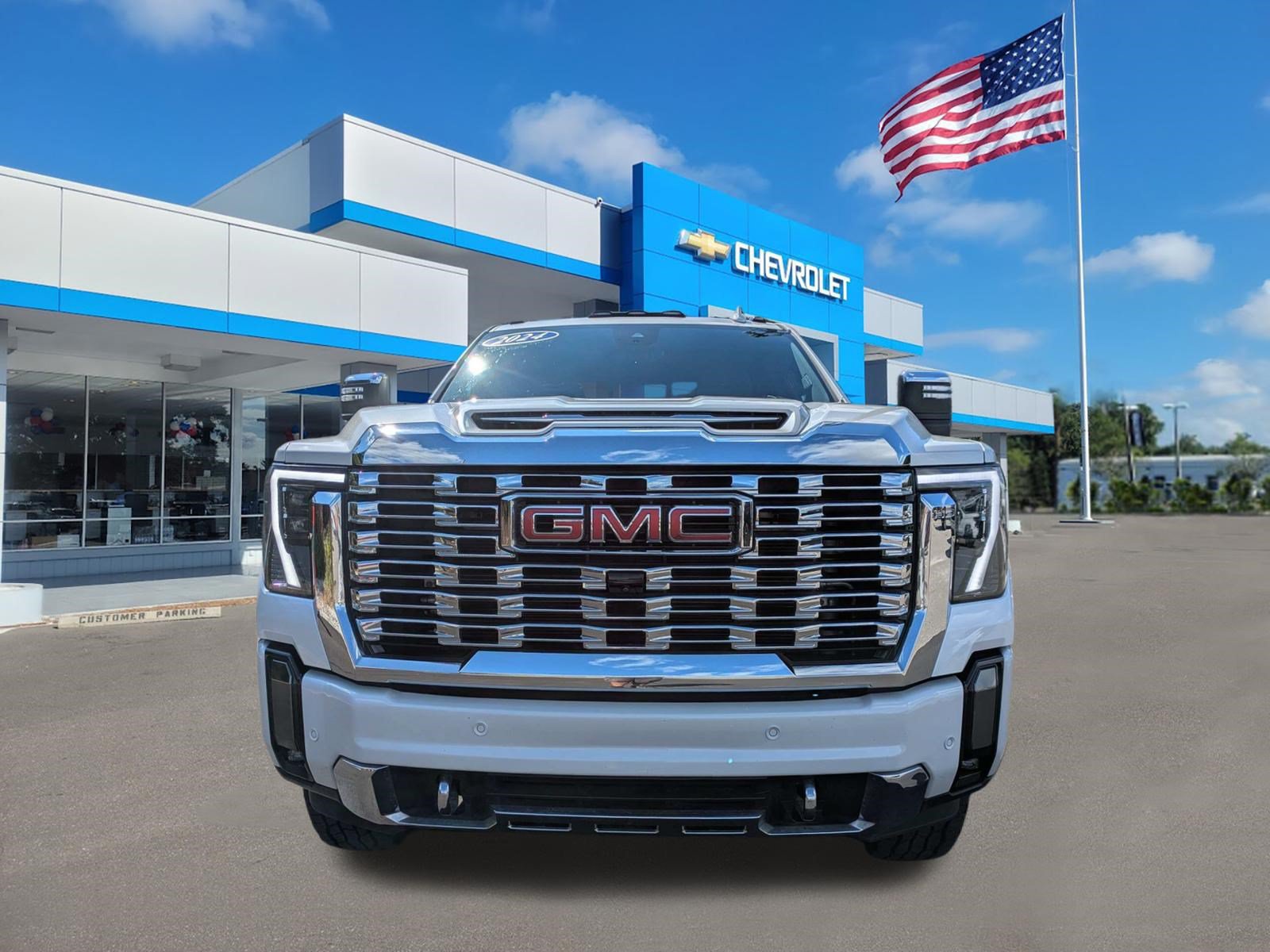 Used 2024 GMC Sierra 3500 Denali w/ Denali Reserve Package AWD/4WD image 8