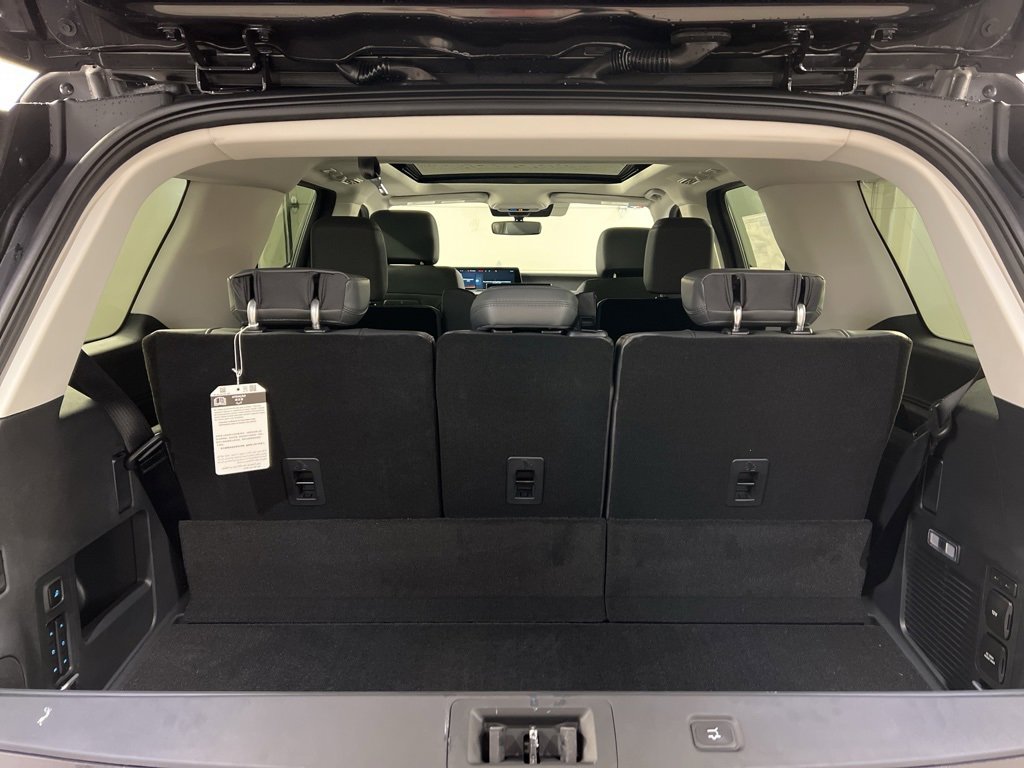 New 2025 Ford Expedition Active image 39