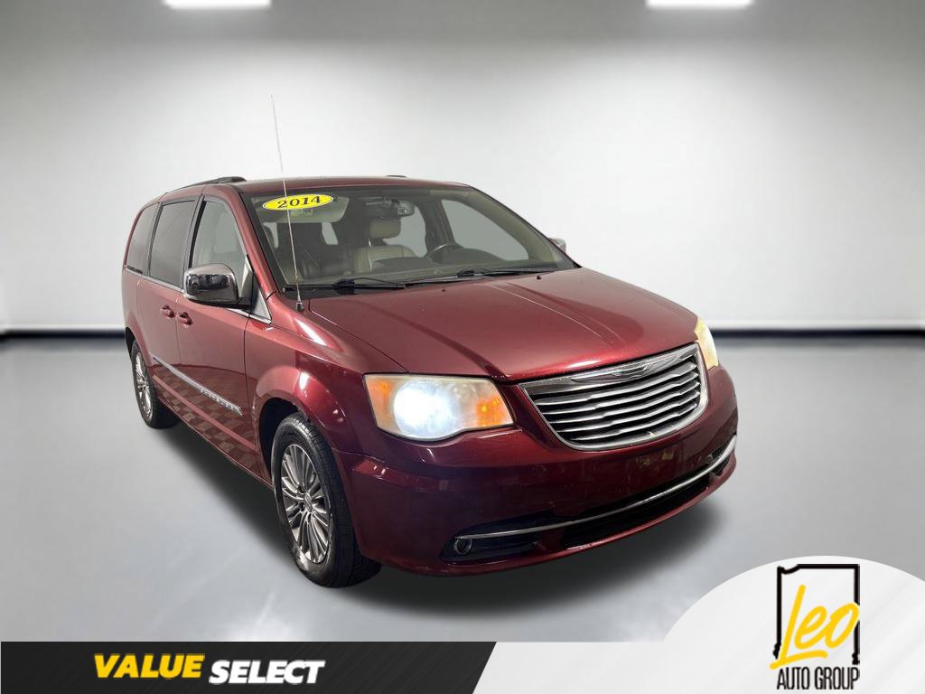 Used 2014 Chrysler Town & Country Touring-L FWD image 7