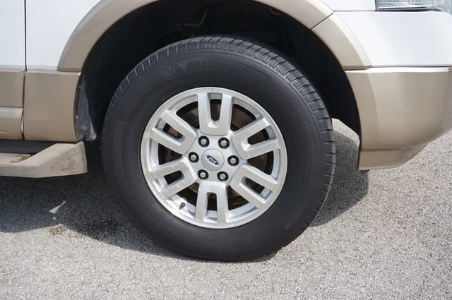 Used 2014 Ford Expedition XLT w/ Equipment Group 202A RWD image 17