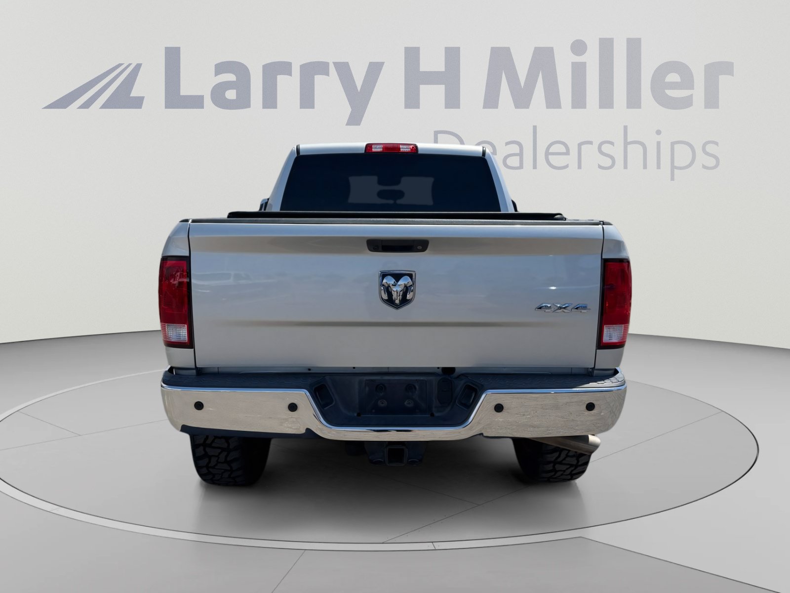Used 2017 RAM 2500 Tradesman w/ Chrome Appearance Group AWD/4WD image 4
