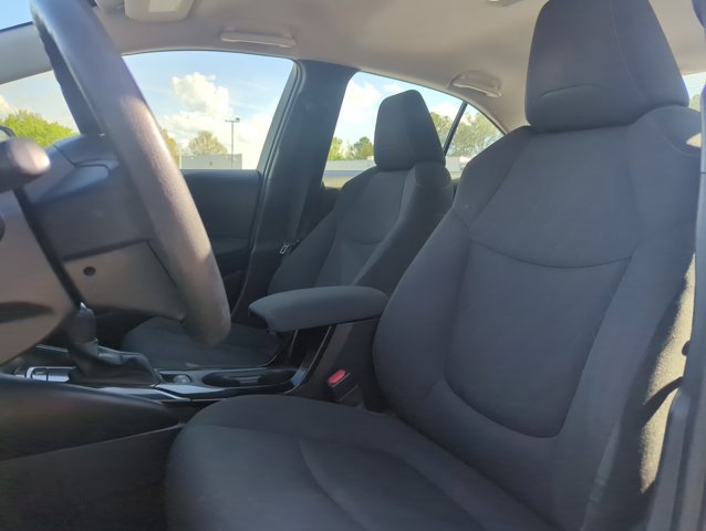 Used 2021 Toyota Corolla LE image 18