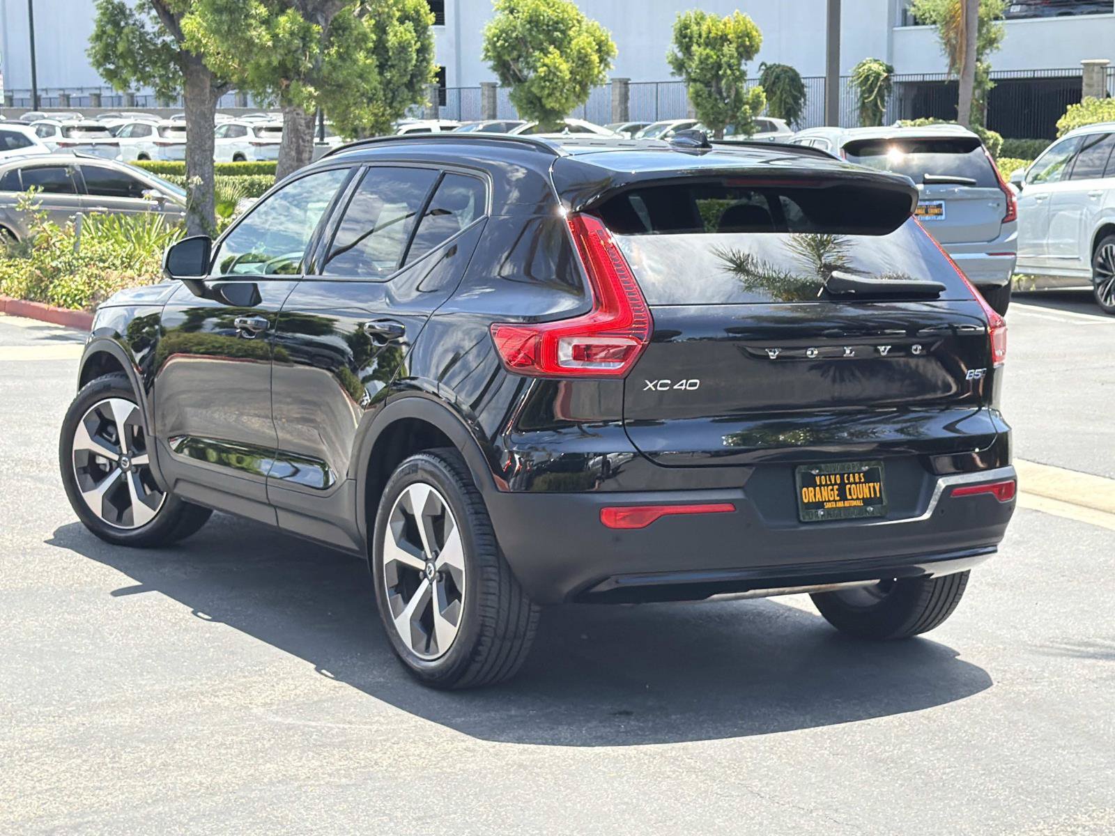 Certified 2026 Volvo XC40 B5 Plus AWD/4WD image 7