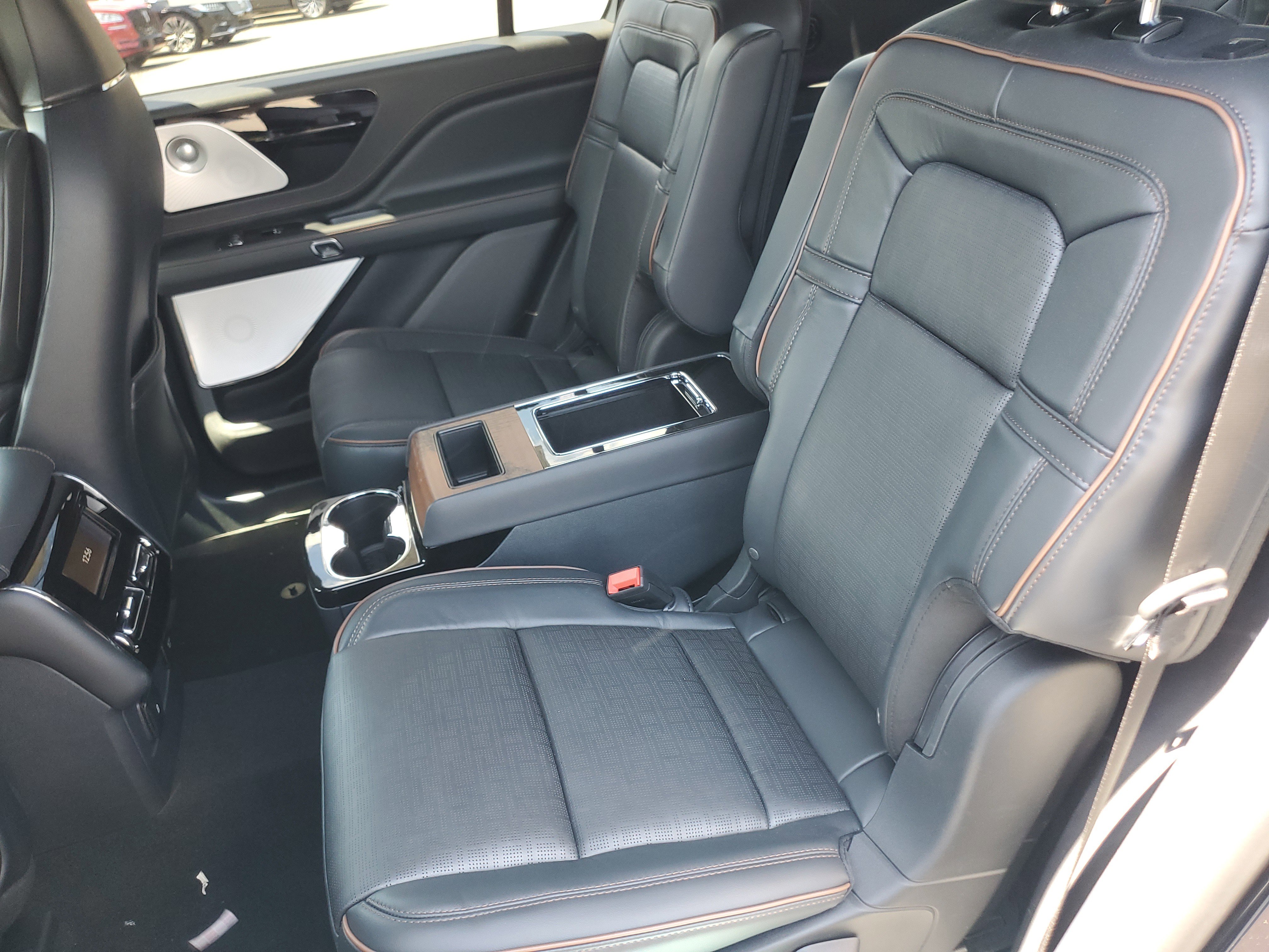 New 2026 Lincoln Aviator Black Label w/ Dynamic Handling Package AWD/4WD image 26
