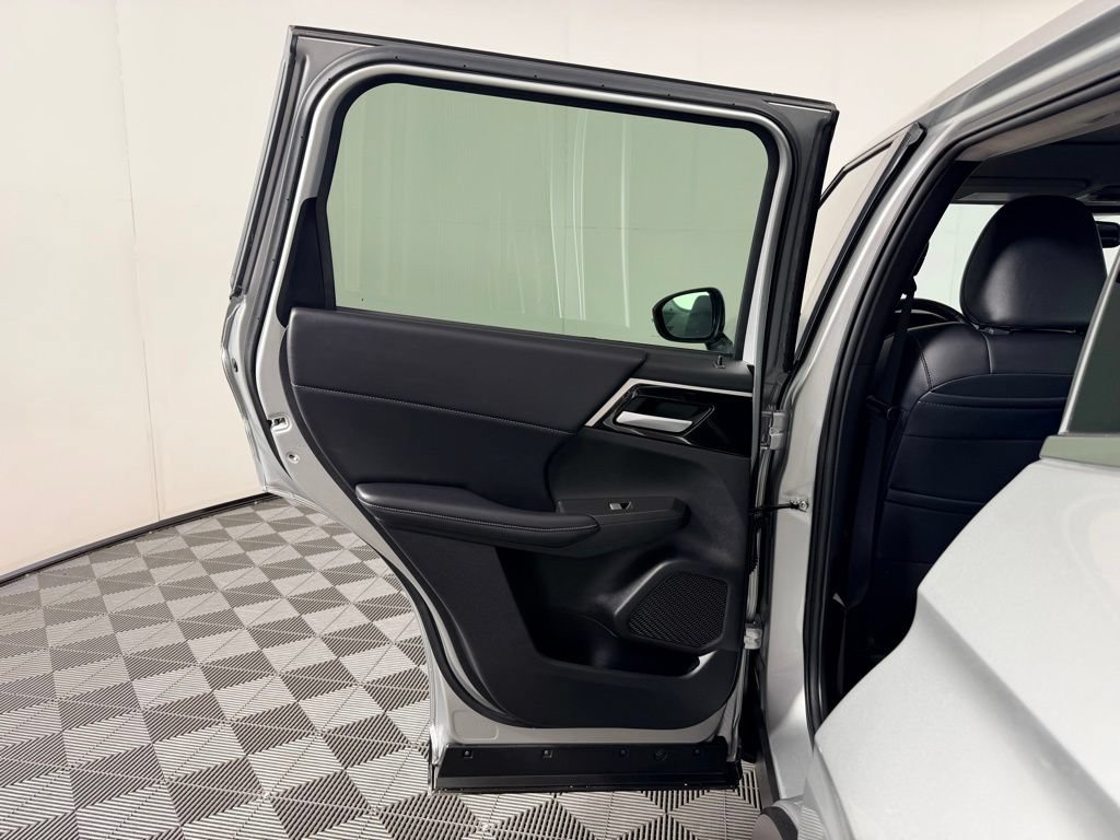 Used 2024 Mitsubishi Outlander SE AWD/4WD image 30