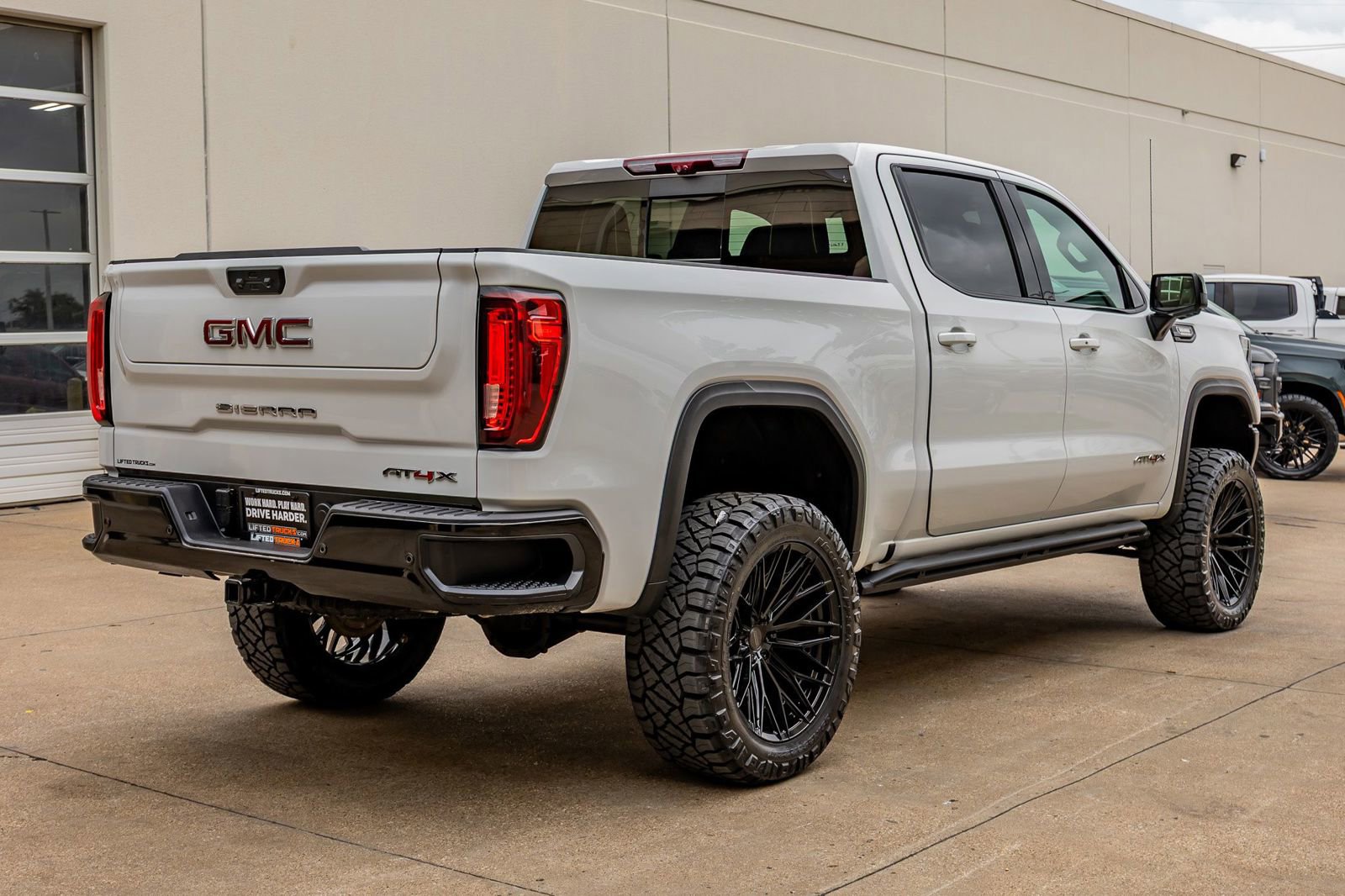 Used 2024 GMC Sierra 1500 AT4X AWD/4WD image 10