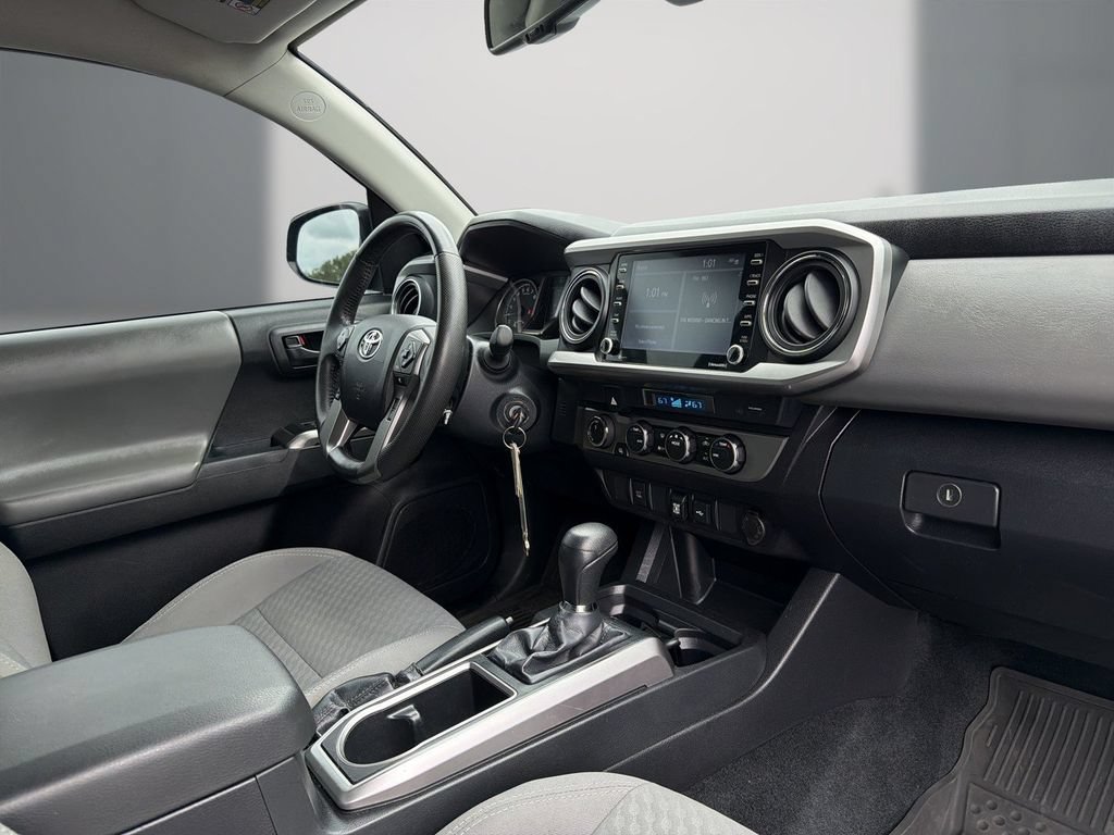 Used 2022 Toyota Tacoma SR5 AWD/4WD image 12