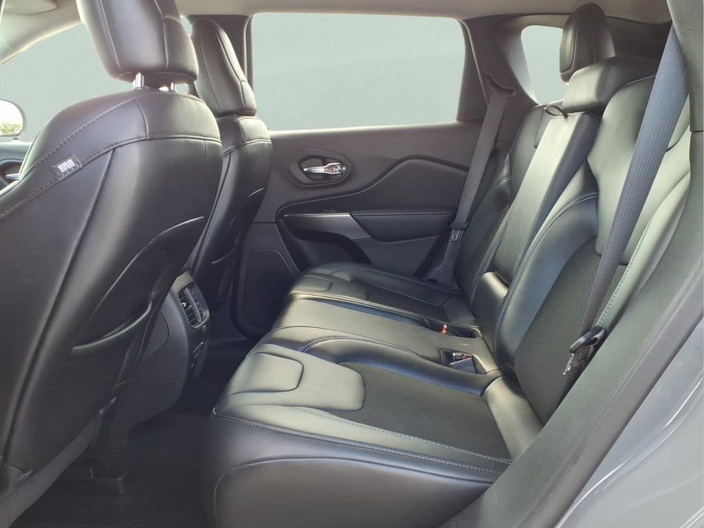 Used 2020 Jeep Cherokee Latitude Plus image 15