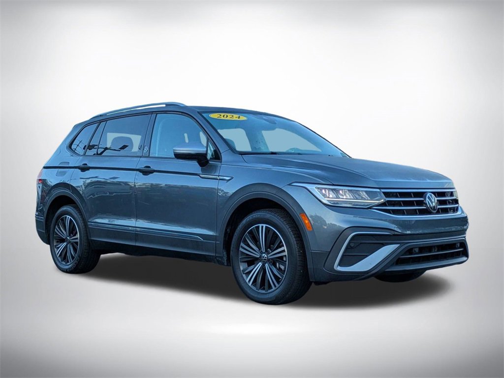Used 2024 Volkswagen Tiguan Wolfsburg Edition image 2