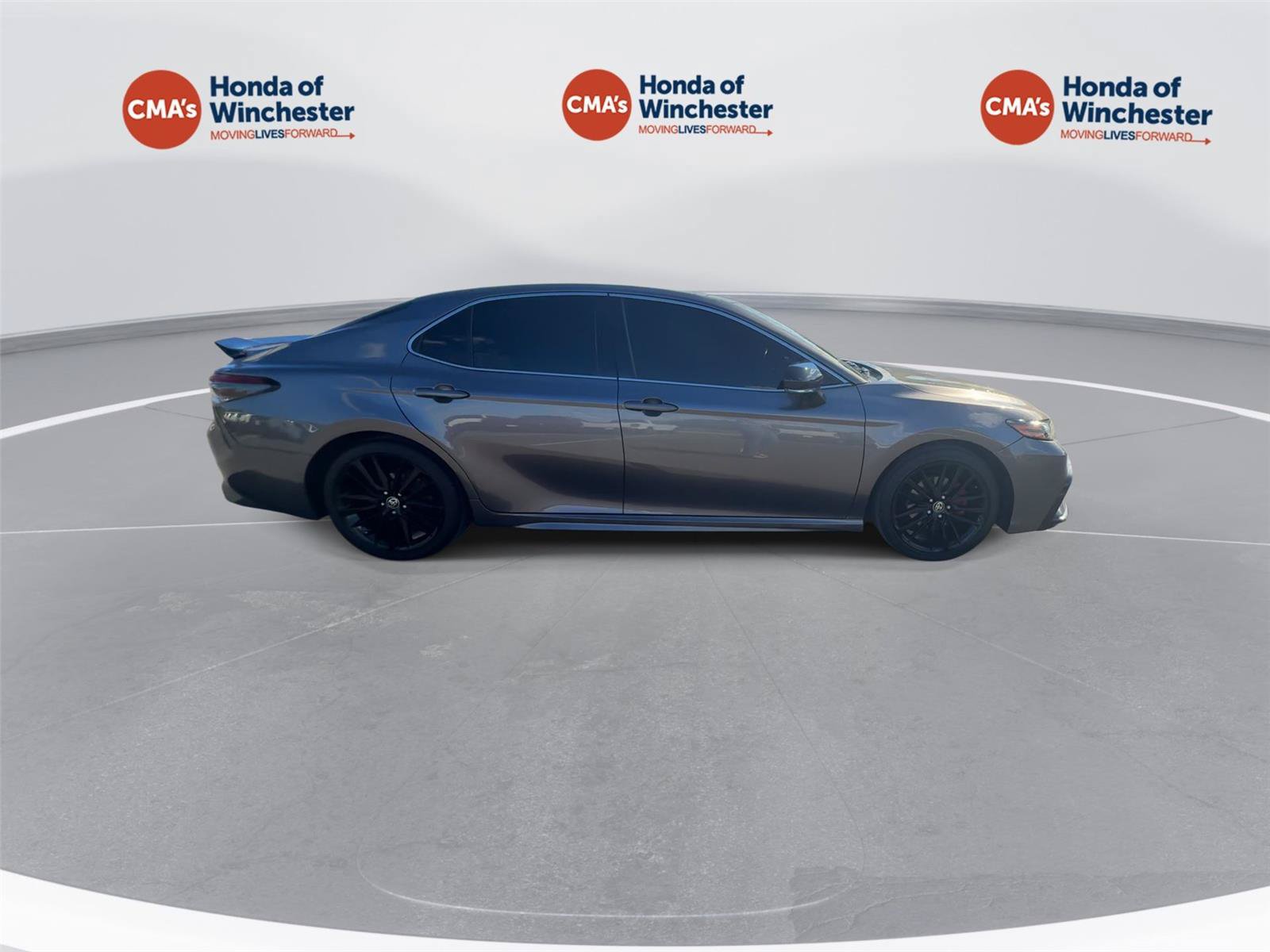 Used 2022 Toyota Camry XSE FWD image 9