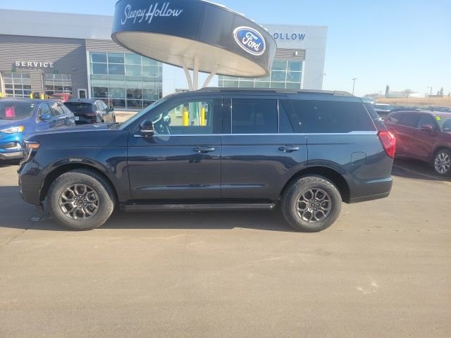 New 2026 Ford Expedition Active image 2