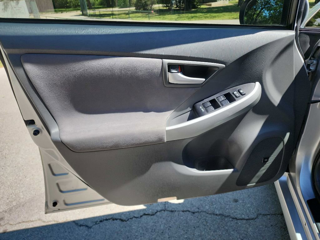 Used 2011 Toyota Prius Three image 13