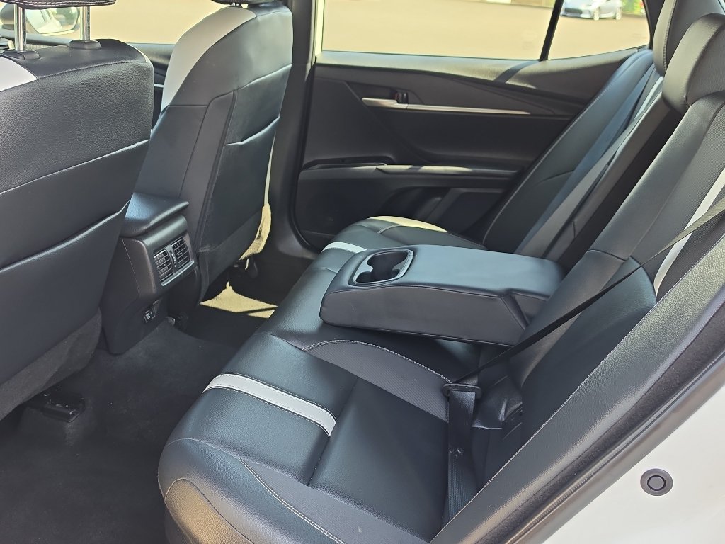 Used 2025 Toyota Camry SE FWD image 16