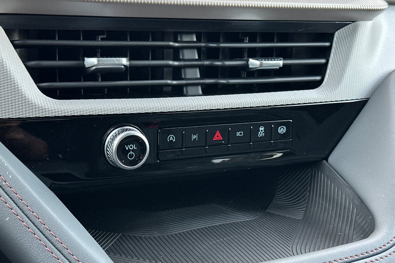 New 2026 Ford Explorer Active w/ Active Comfort Package image 21