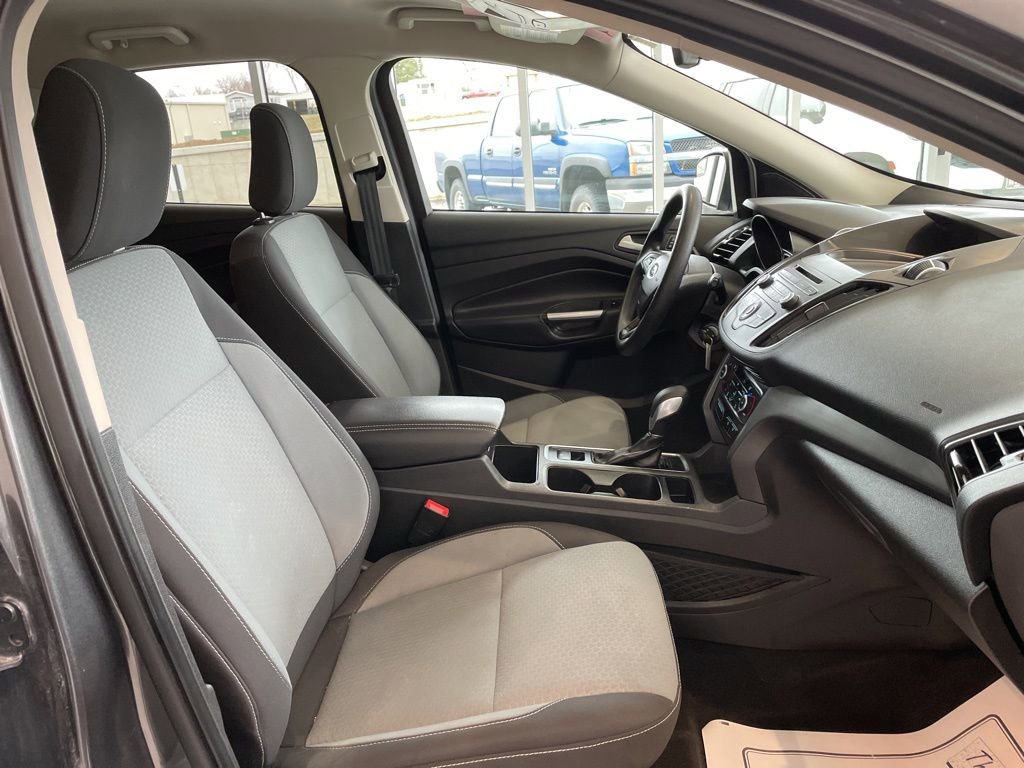 Used 2018 Ford Escape SE image 18