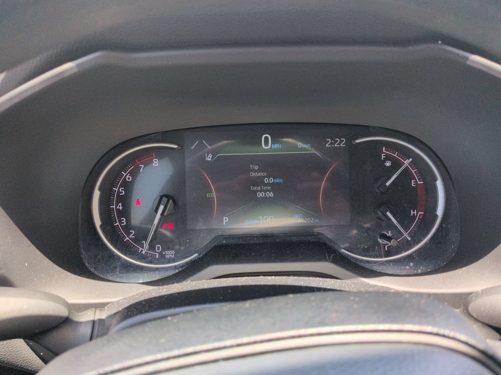 Used 2025 Toyota RAV4 LE AWD/4WD image 16