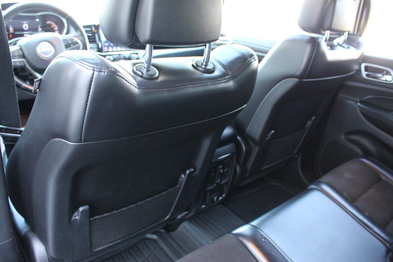 Used 2019 Jeep Grand Cherokee Altitude image 33