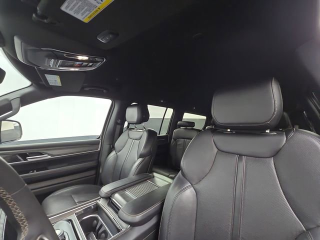 Used 2024 Jeep Wagoneer Series II w/ Flexible Seating Group image 13