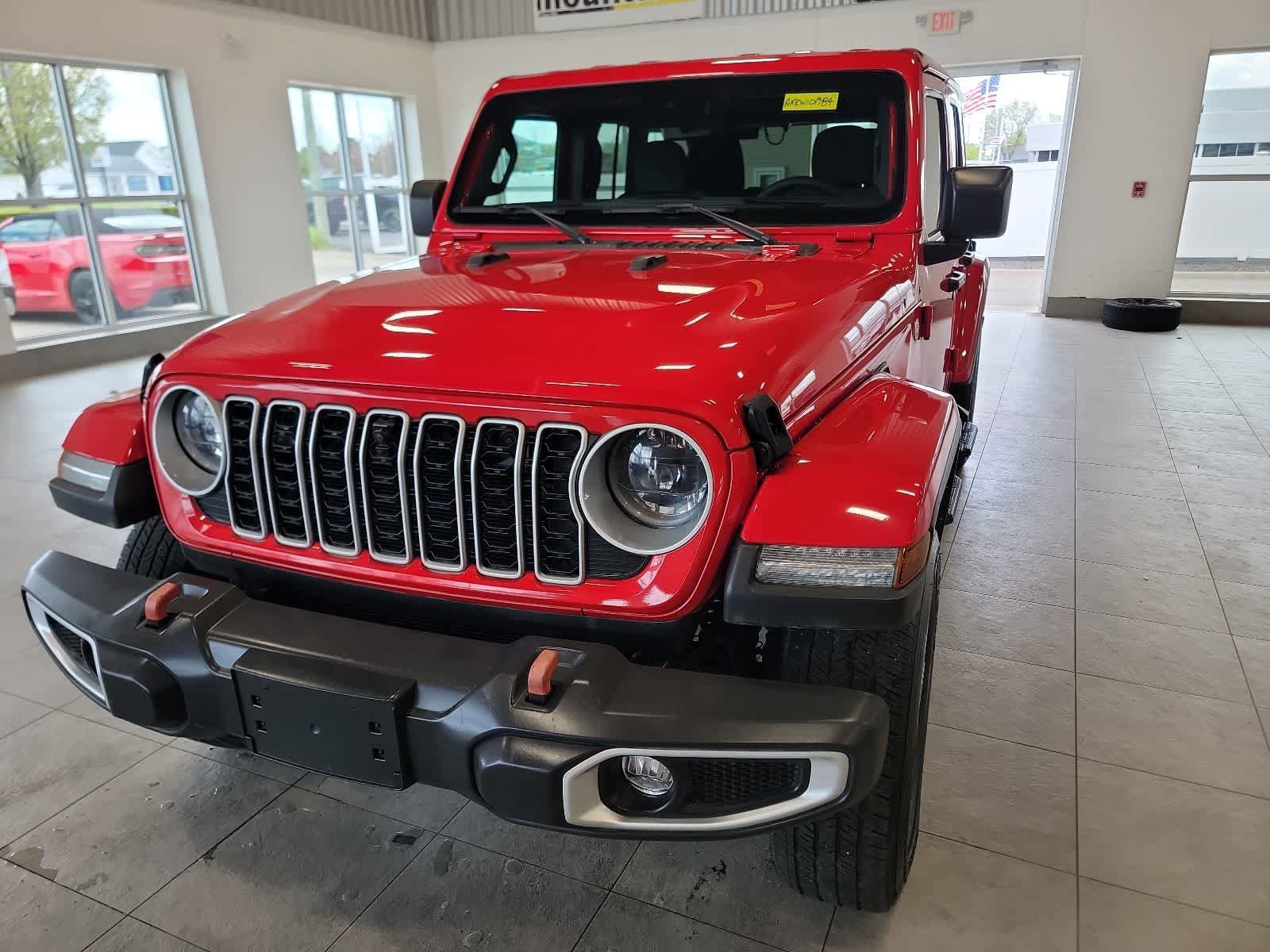 Used 2024 Jeep Wrangler Unlimited Sahara w/ Technology Group AWD/4WD video 2