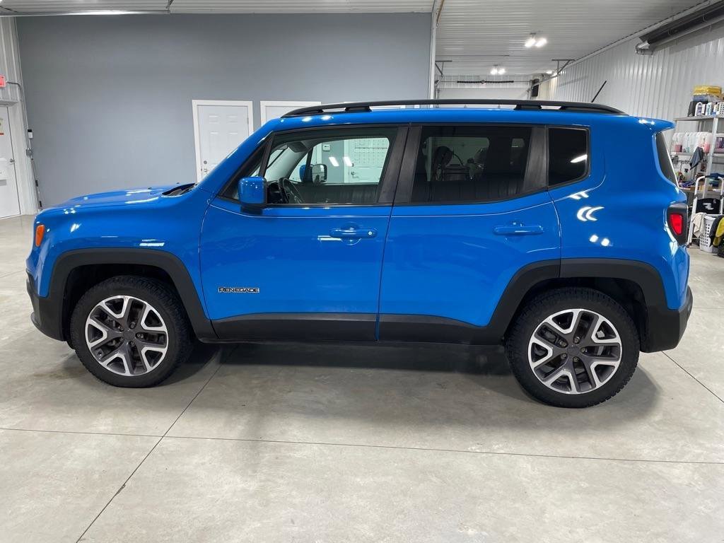 Used 2015 Jeep Renegade Latitude AWD/4WD image 4