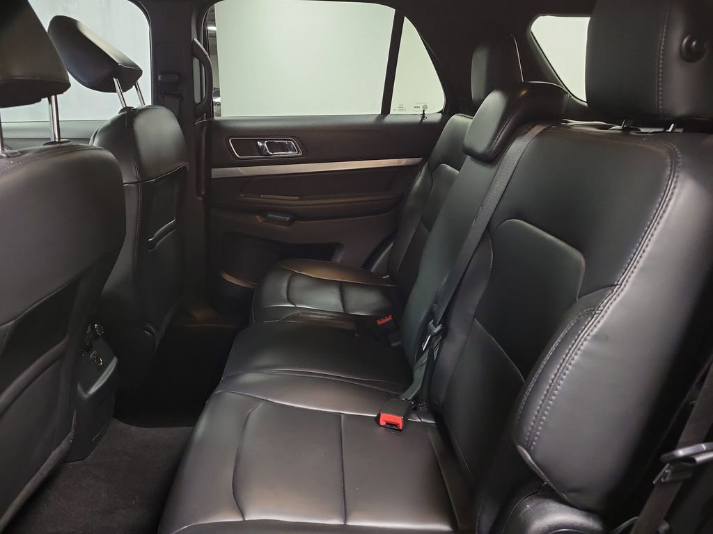 Used 2019 Ford Explorer XLT w/ Equipment Group 202A image 22