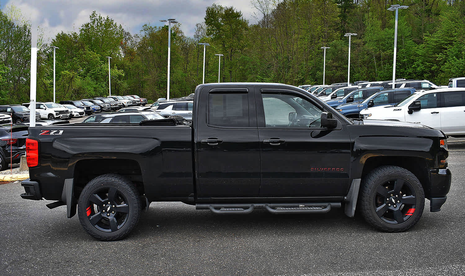 Used 2018 Chevrolet Silverado 1500 LT w/ Redline Edition AWD/4WD image 6