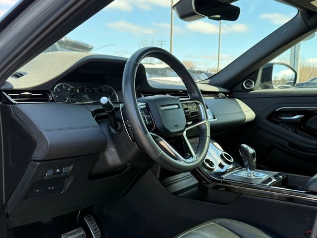 Used 2023 Land Rover Range Rover Evoque R-Dynamic SE image 17